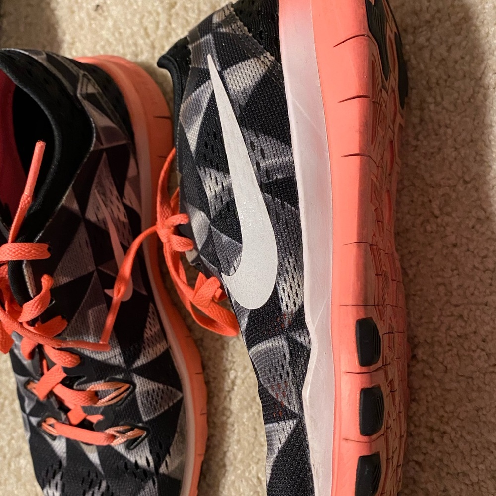 Nike tennis shoes
